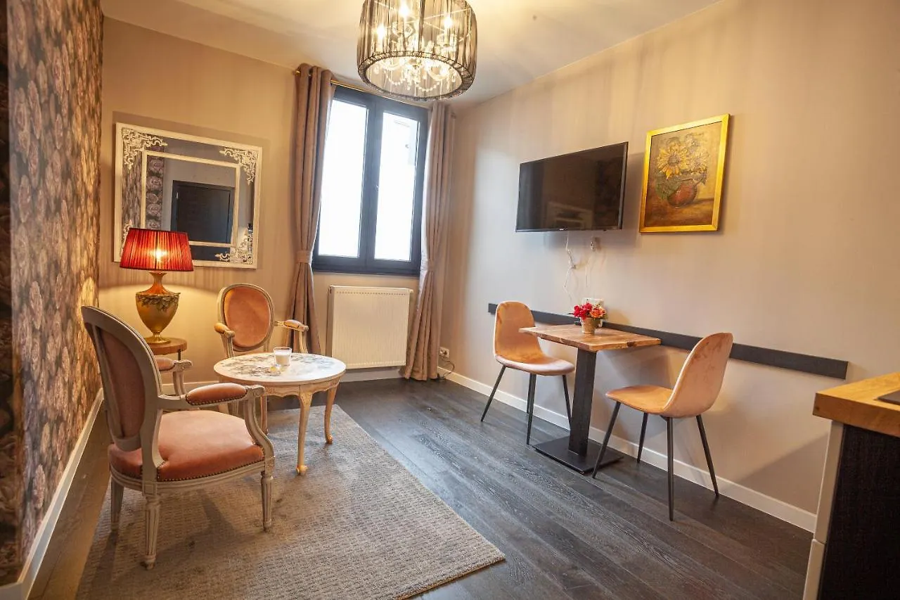 Luxury Suites Royal Antwerpen 0*,